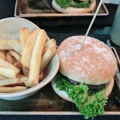 Hans Im GlÜck Burgergrill & Bar