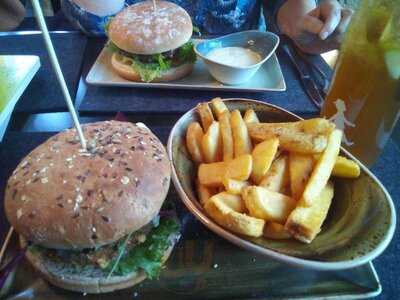 Hans Im GlÜck Burgergrill & Bar