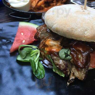 Mc Cormacks Irish Pub & Lounge