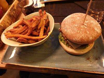 Hans Im GlÜck Burgergrill & Bar