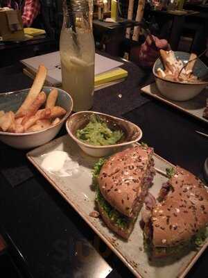 Hans Im GlÜck Burgergrill & Bar