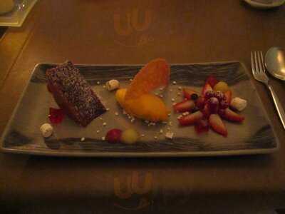 Dado Restaurant & Bar