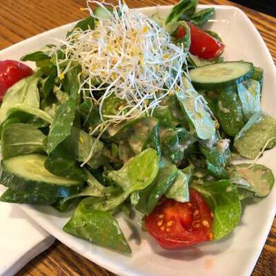 Julian's Bar & Restaurant