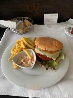 Julian's Bar & Restaurant