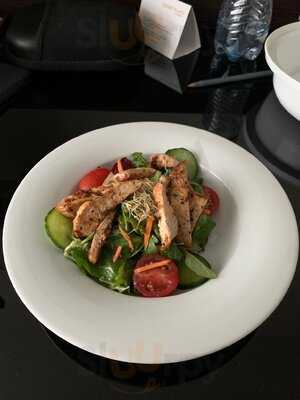 Julian's Bar & Restaurant