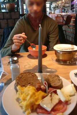 Huwa - 100 Wasser Leipzig