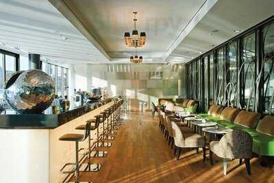 Dox Restaurant & Bar