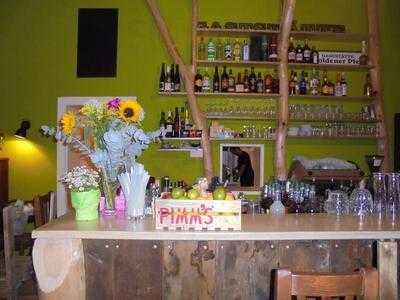 Wulbert's Café Und Bar