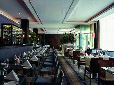 Le Boulevard Easy Dining Restaurant