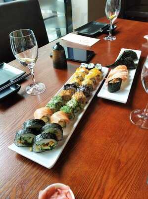 Mikomi Sushi & Grill