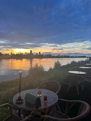 Mekan Café Restaurant