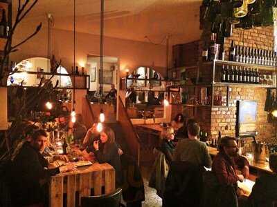 Kunst-werk "kunst Und Weinbar"