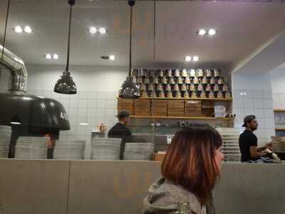 485grad Neapolitanische Pizza & Wein