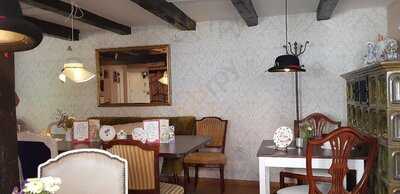 Daisys Tearoom & Garden