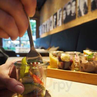 Rosenau - Lokalität Und Bühne