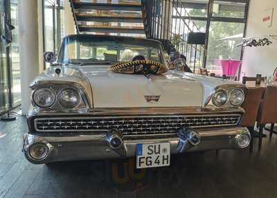 Ele'ments Of Taste Restaurant