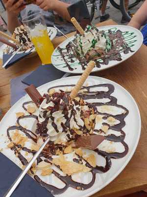 "am Brunnen" Eis Cafe & Lounge