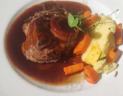 E Jona Bar & Restaurant