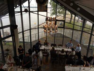 Hotel Utkiek & Pier 19