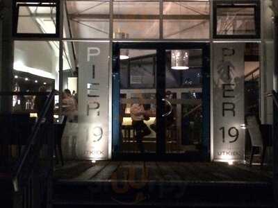 Hotel Utkiek & Pier 19