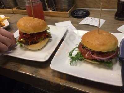 Feuersteins Premium Burger