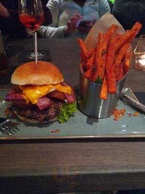 Feuersteins Premium Burger