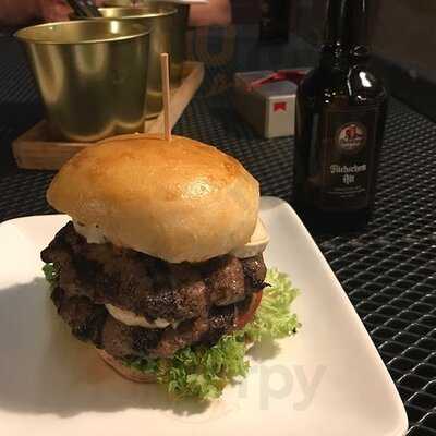 Feuersteins Premium Burger