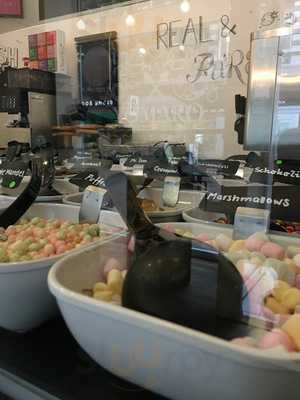 Yomaro Frozen Yogurt