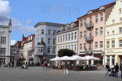 Ristorante & Pizzeria La Piazza