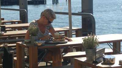 Brot | Kaffee | Wein