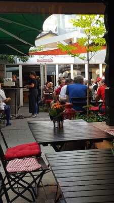 Bells Genusshof & Marktplatz