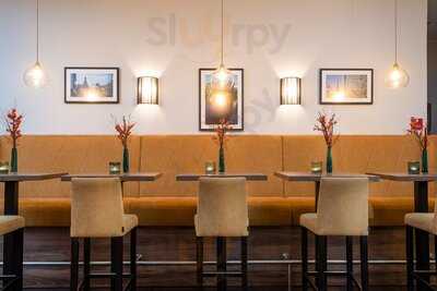 La Cave Restaurant & Weinbar