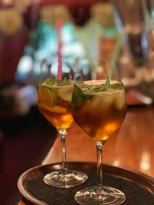 Curry & Tandoori House