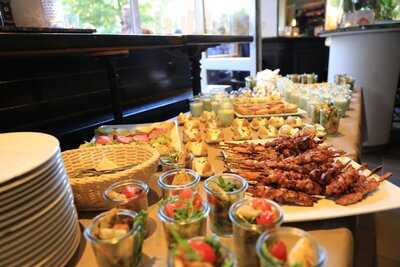 Lasall Bistro & Café