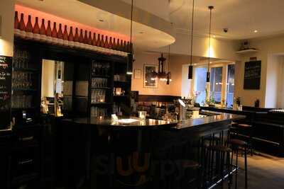 Lasall Bistro & Café