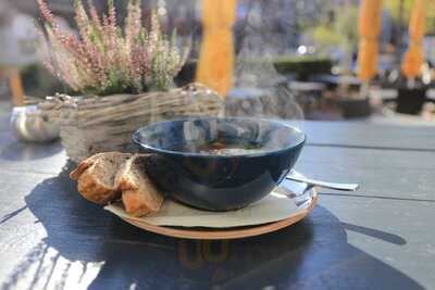 Lasall Bistro & Café