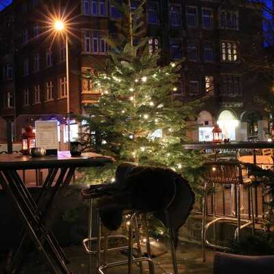 Lasall Bistro & Café