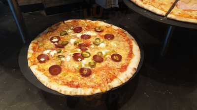 Kiss Pizza Pasta Burger