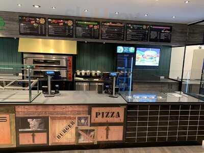 Kiss Pizza Pasta Burger