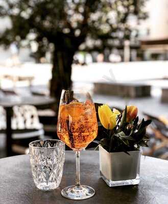 San's Bistro & Weinbar