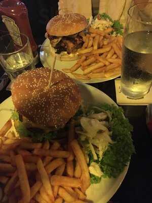 Old Beams Pub & Dining