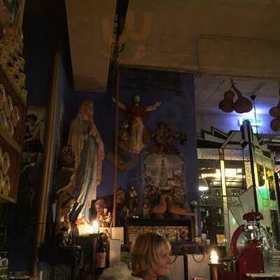 Cave Tapas Vinhos & Petiscos