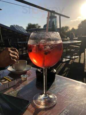 Seasons Cafe,restaurant & Bar