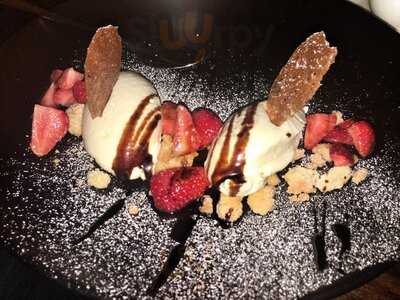 Bricks Bar & Restaurant