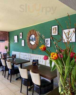 Proseven Bistro & Cafe