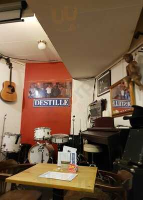 Destille