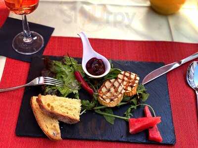 Maxima Bistro & Restaurant