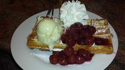 Eis Cafe Perilli An Der Kirche