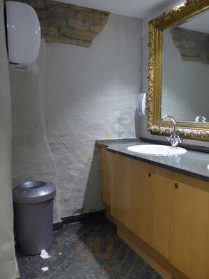 Lamaeng Brasserie (lamäng Brasserie)