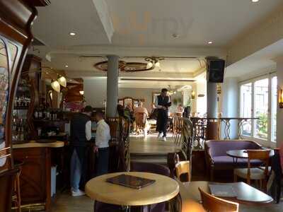 Lamaeng Brasserie (lamäng Brasserie)